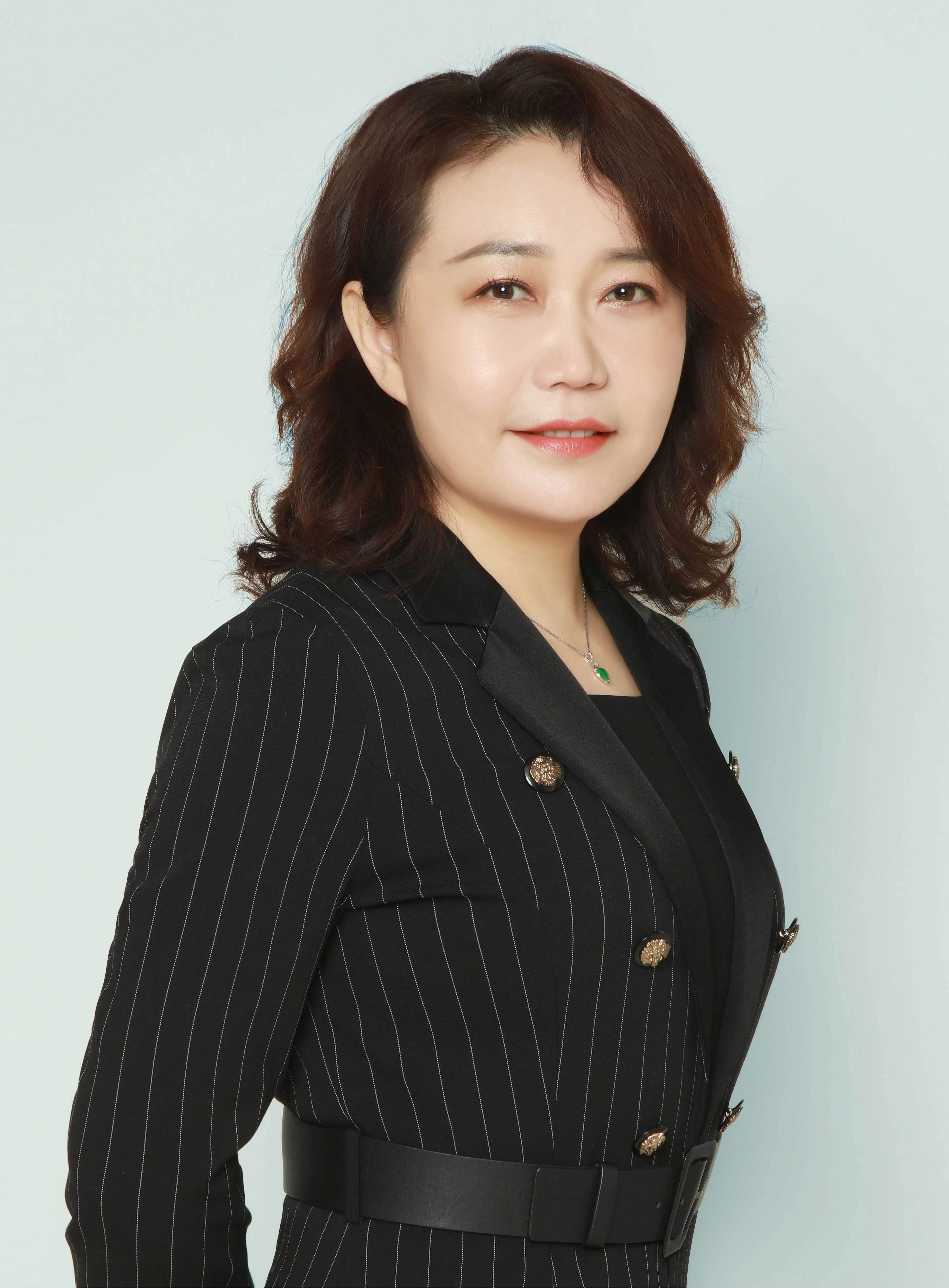 栾晓嵘